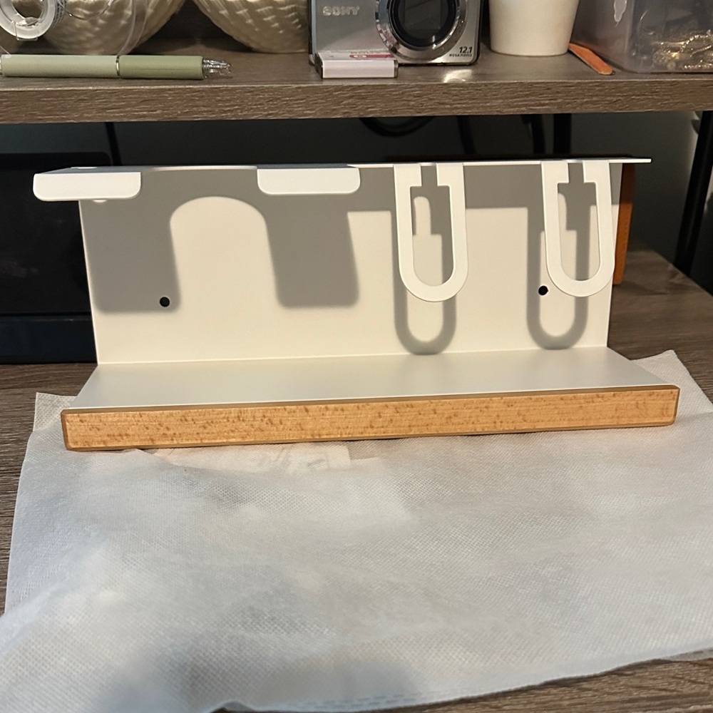 Sony White and Tan Organizer tooth brush & Hair